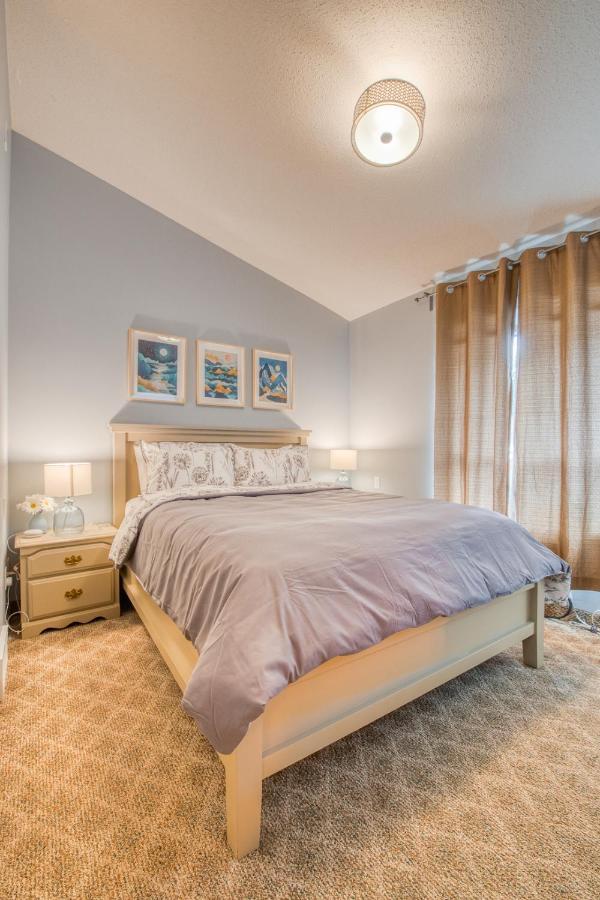 Beautiful Newly Reno 2Bdm 2 Bth Sleep Up To 6 Adults & Kids Mountain View Townhouse Suite Канмор Экстерьер фото