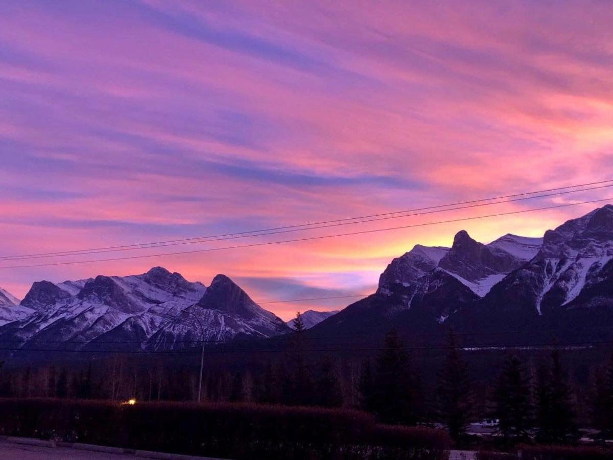 Beautiful Newly Reno 2Bdm 2 Bth Sleep Up To 6 Adults & Kids Mountain View Townhouse Suite Канмор Экстерьер фото